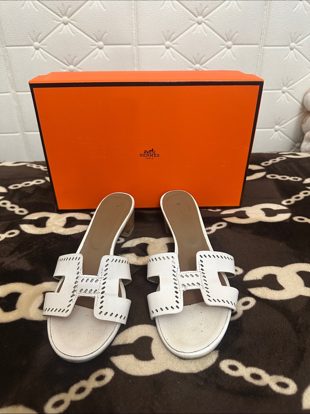 🌺🌺Hermes White Leather Cutout Mules - Picture 2 of 11